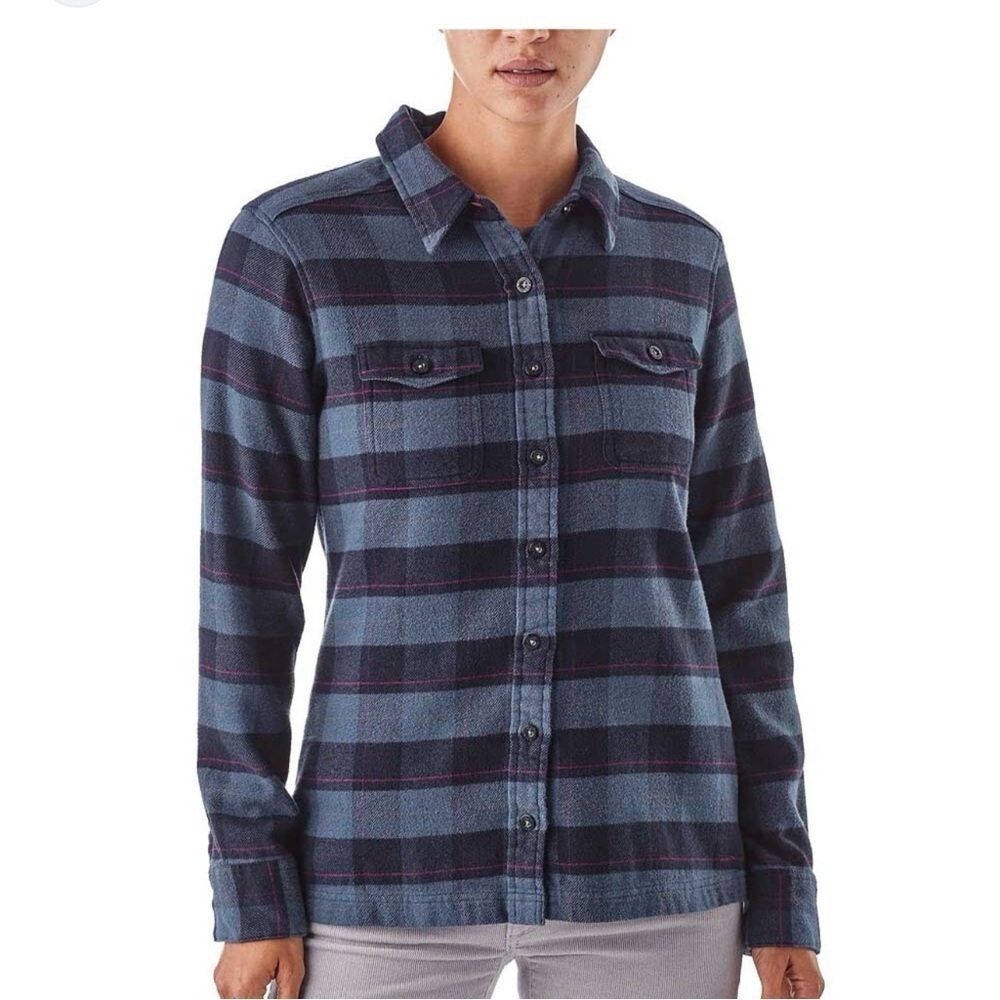 Patagonia Plaid Long Sleeve Button Down in Blue and Pink Size 8
